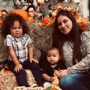 Meet your Posher, Caitlin